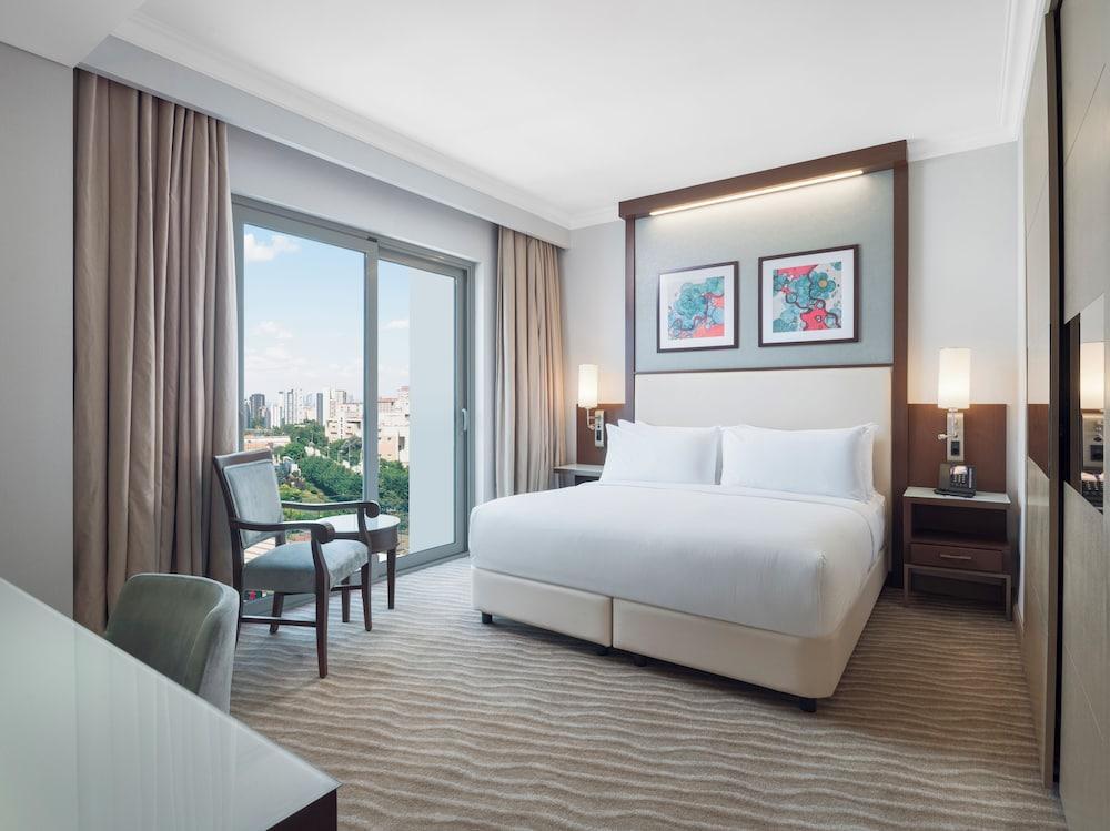 Selectum City Atasehir Room Type - Superior Room, 1 King Bed, Sea View