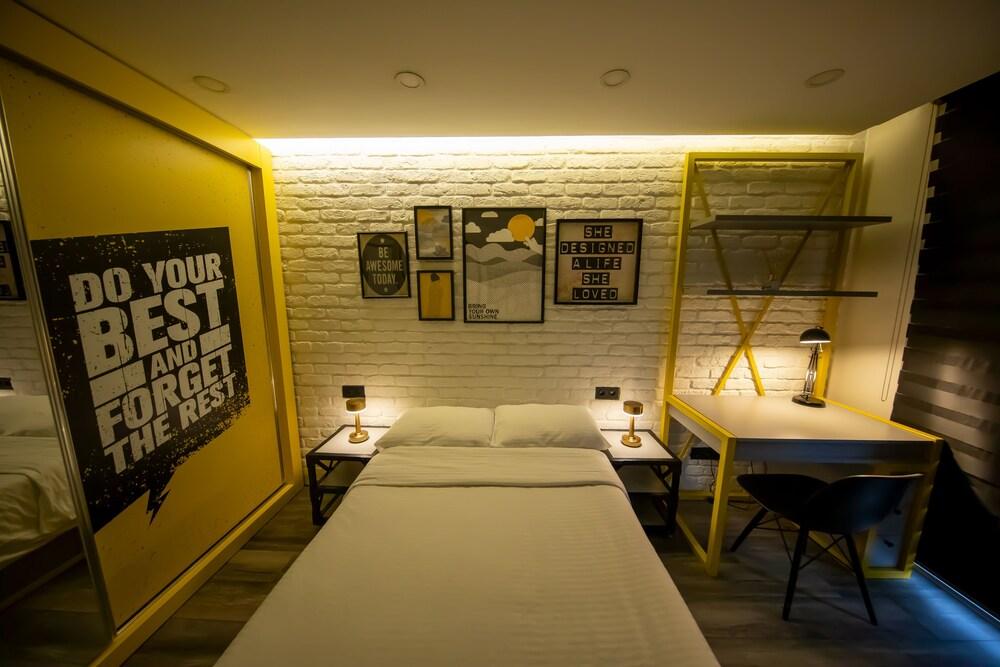Ava Boutique Room Type - Deluxe Double Room