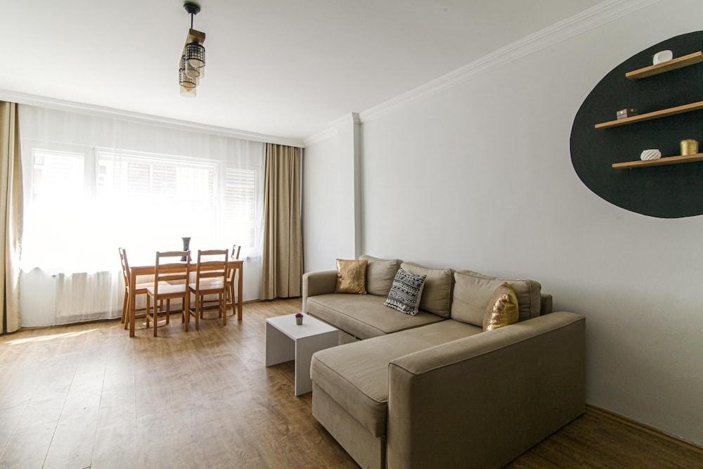 Furnished Bright and Chic Flat in Besiktas - Tap to explore photos
