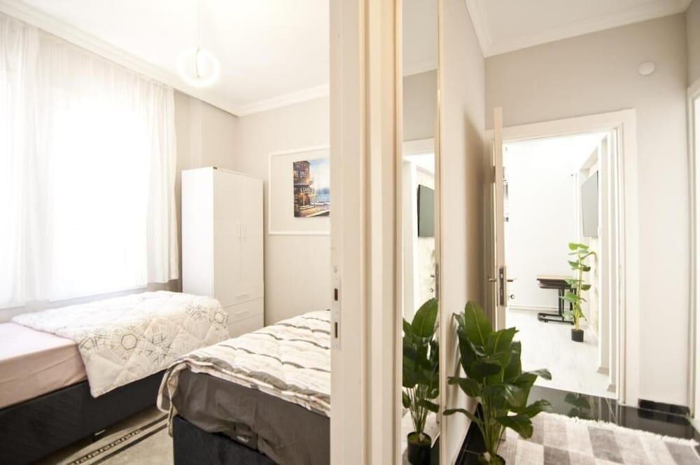 Grand Bagoz Hotel Room Type - Superior Apartment, City View Grand Bagoz Hotel Room Type - Superior Apartment, City View