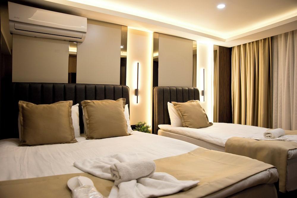 Grand Bagoz Hotel Room Type - Triple Room