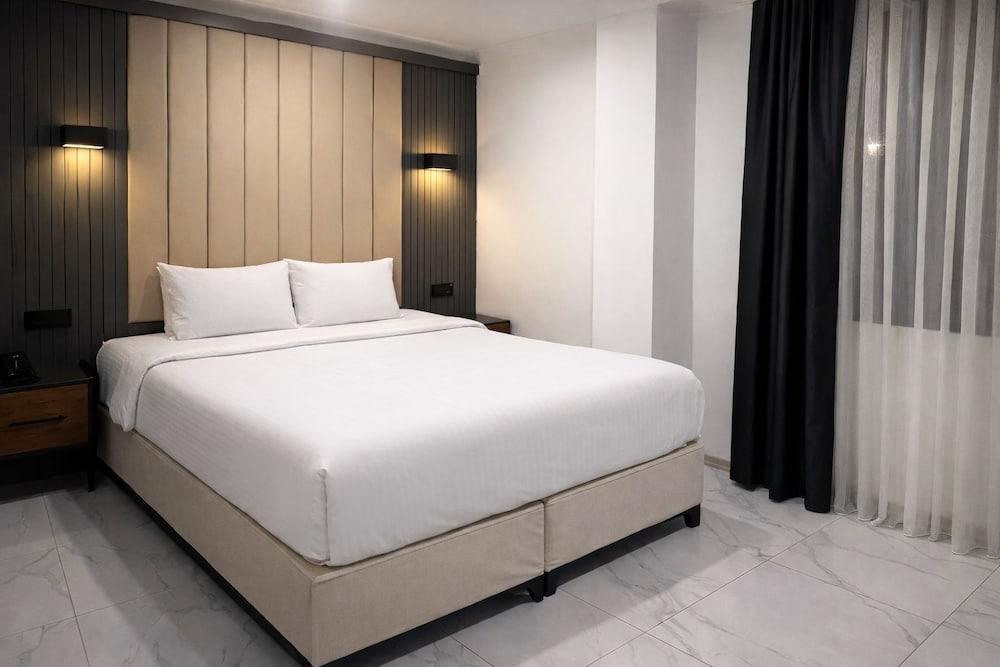 Shelton Airport Otel Room Type - Economy Double Room
