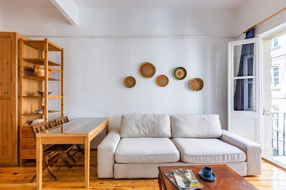 Well-designed Studio Flat 1 Min to Galata Tower - Tap to explore photos