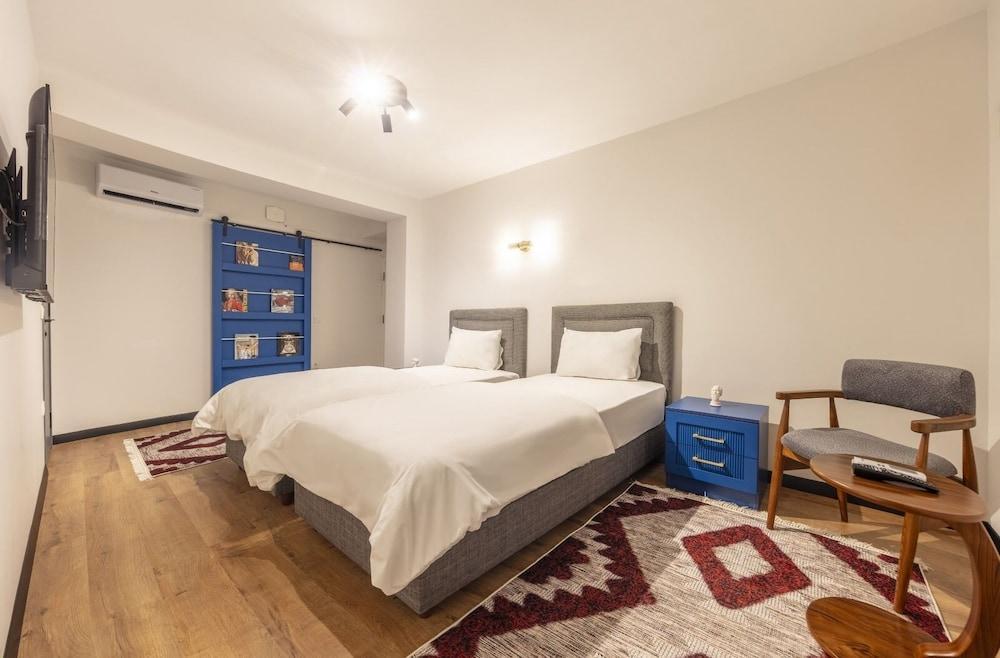 Hexa Suites Hotel Room Type - Family Suite, 2 Bedrooms, 2 Bathrooms