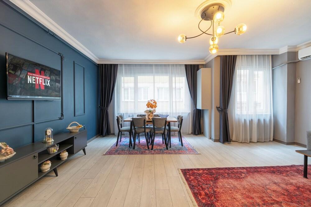 Hexa Suites Hotel Room Type - Family Suite, 3 Bedrooms