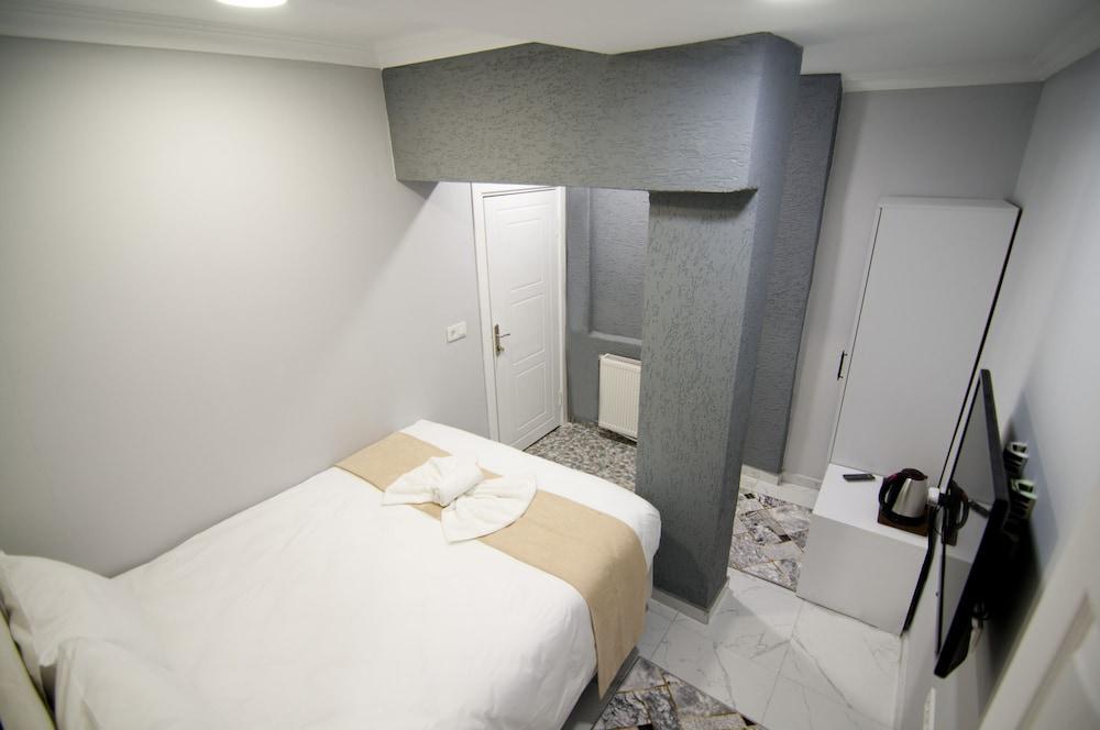Istanbul Palace Hotel Room Type - Economy Double Room without Window