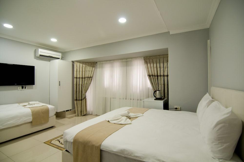 Istanbul Palace Hotel Room Type - Standard Triple Room