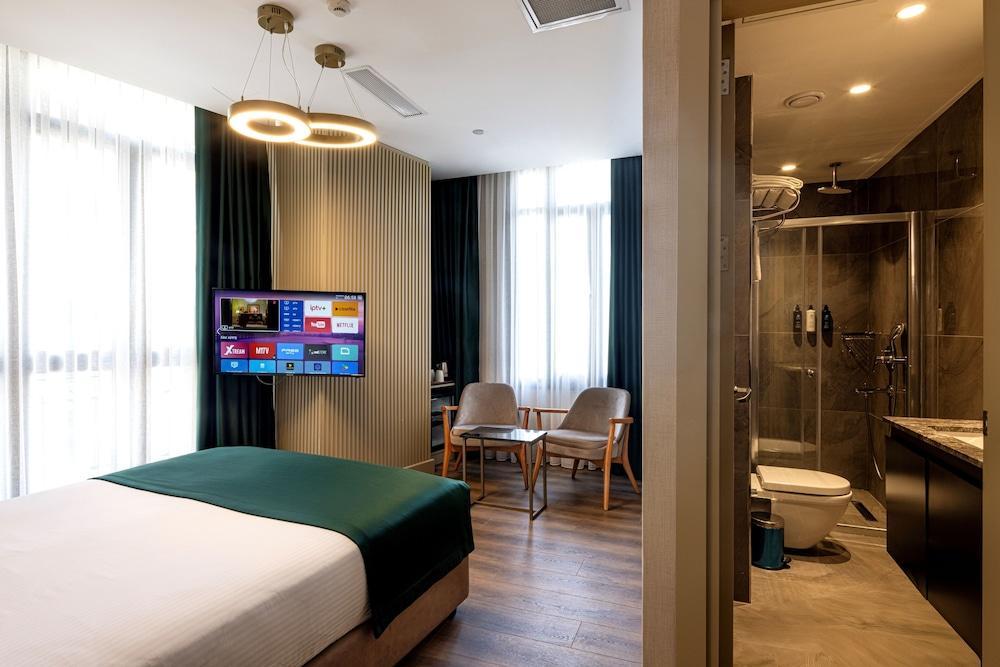 The Nest Hotel Room Type - Deluxe Double Room