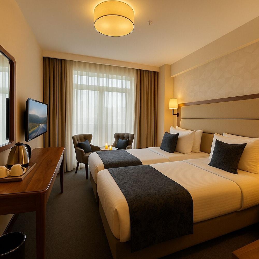 Istanbul Midpoint Hotel Room Type - Standard Double or Twin Room with Balcon