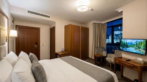 Istanbul Midpoint Hotel - Tap to explore photos