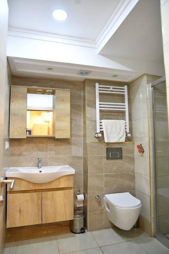 Mavirem Hotel - Tap to explore photos