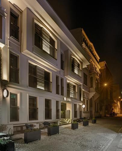 Livro Hotel - Tap to explore photos