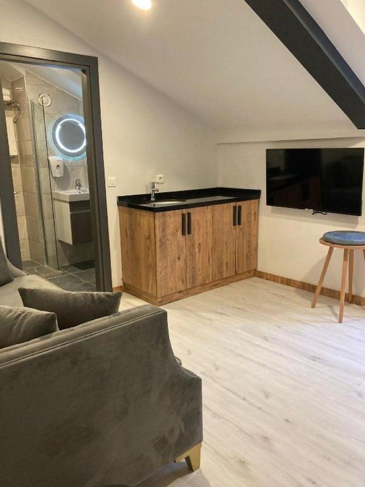 The Gate Hotels Kadıköy Downtown Room Type - Suite Room with Terrace and Kitchenette