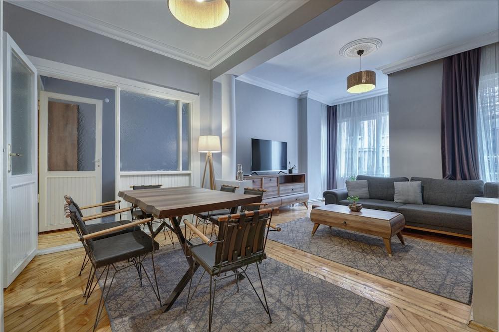Marvelous Bright 4BR Ap in Taksim Square - Tap to explore photos