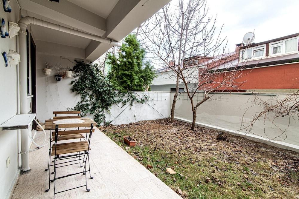Flat With Backyard Close to Sapphire Shopping Mall - Tap to explore photos