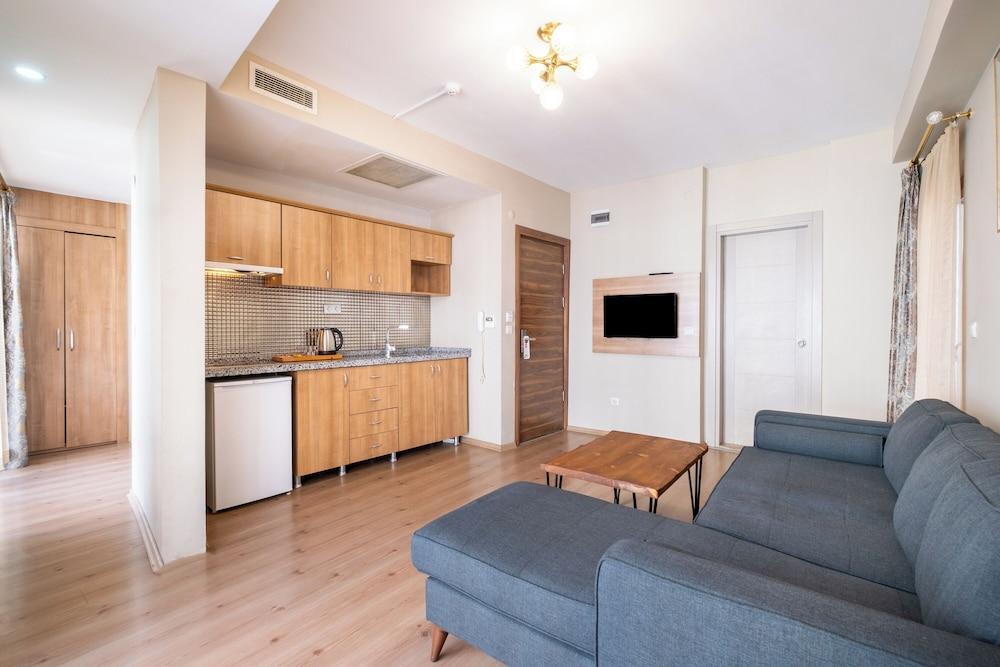 Lavin Hotel & Suites Room Type - Superior Room