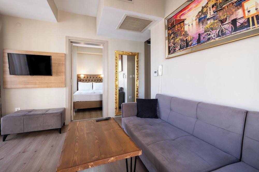 Lavin Hotel & Suites Room Type - Junior Room