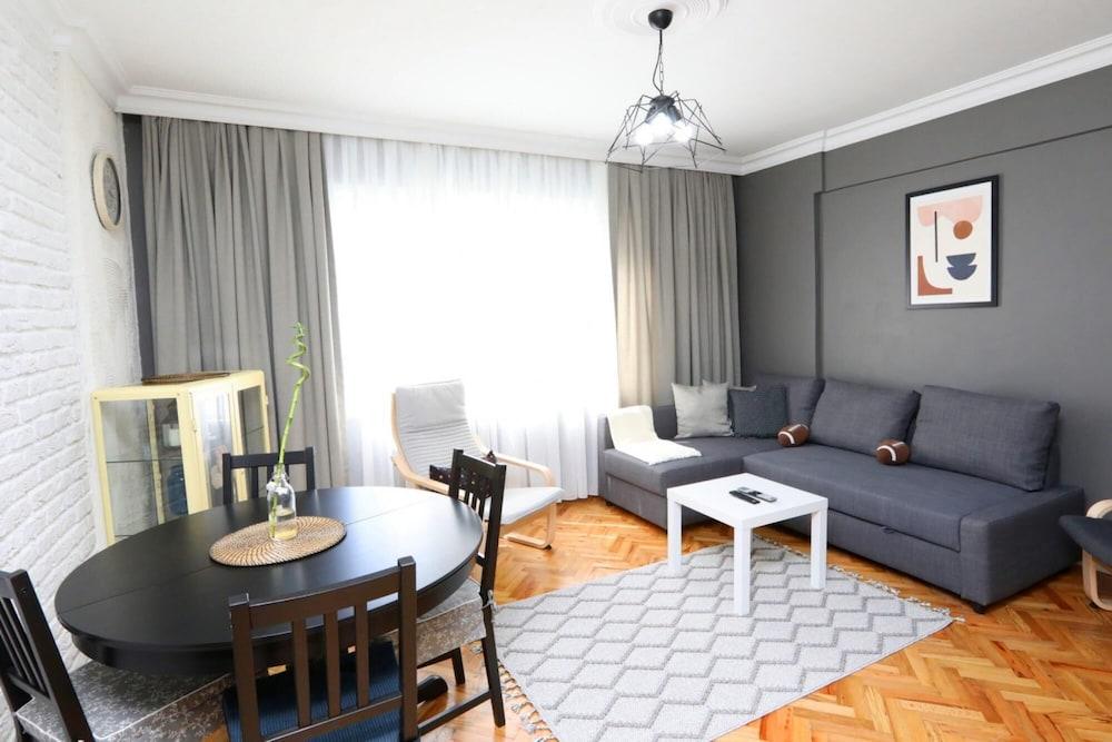Stylish and Central Flat in Kadikoy - Tap to explore photos