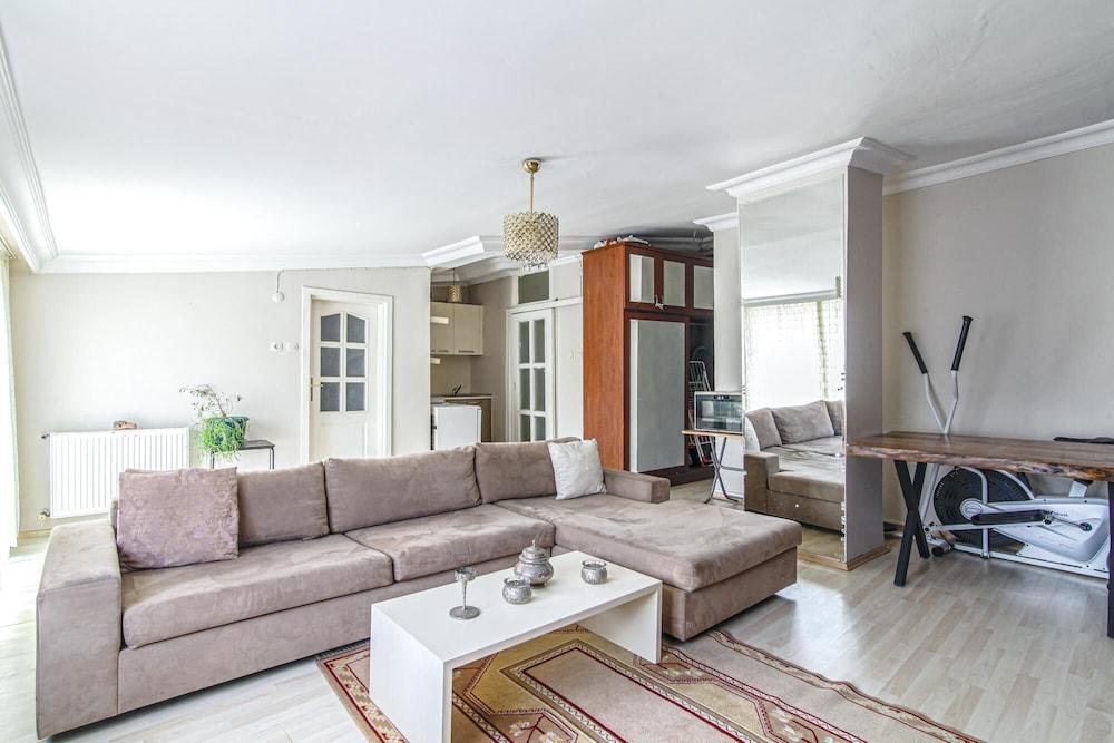 Duplex Cozy Flat With a Balcony Near Nisantasi - Tap to explore photos