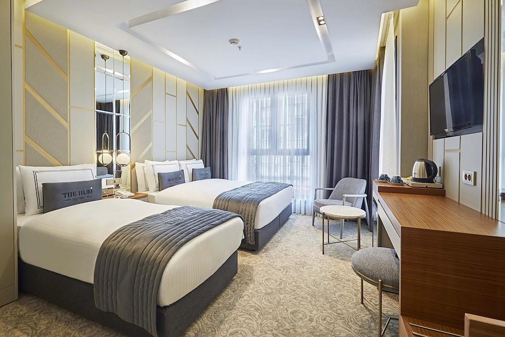 The Hubi Hotel Room Type - Deluxe Triple Room