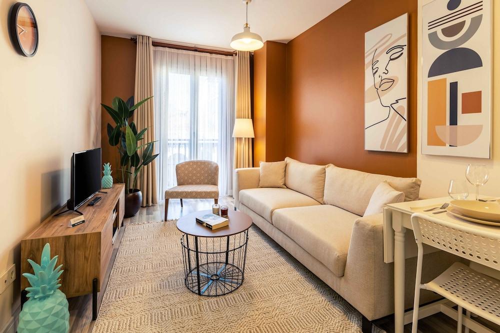 Monnas Suite Room Type - Design Condo, 2 Bedrooms, Kitchen, City View Monnas Suite Room Type - Design Condo, 2 Bedrooms, Kitchen, City View