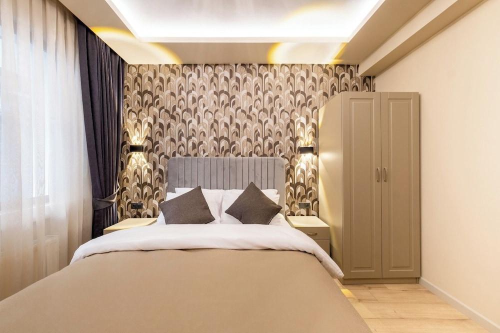 Taksim No 44 Hotel & Suites Room Type - Family Apartment, Kitchen, Courtyard View