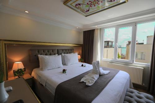 Blue Zerzevan Konak Hotel Room Type - Deluxe Double Room with Sea View Blue Zerzevan Konak Hotel Room Type - Deluxe Double Room with Sea View