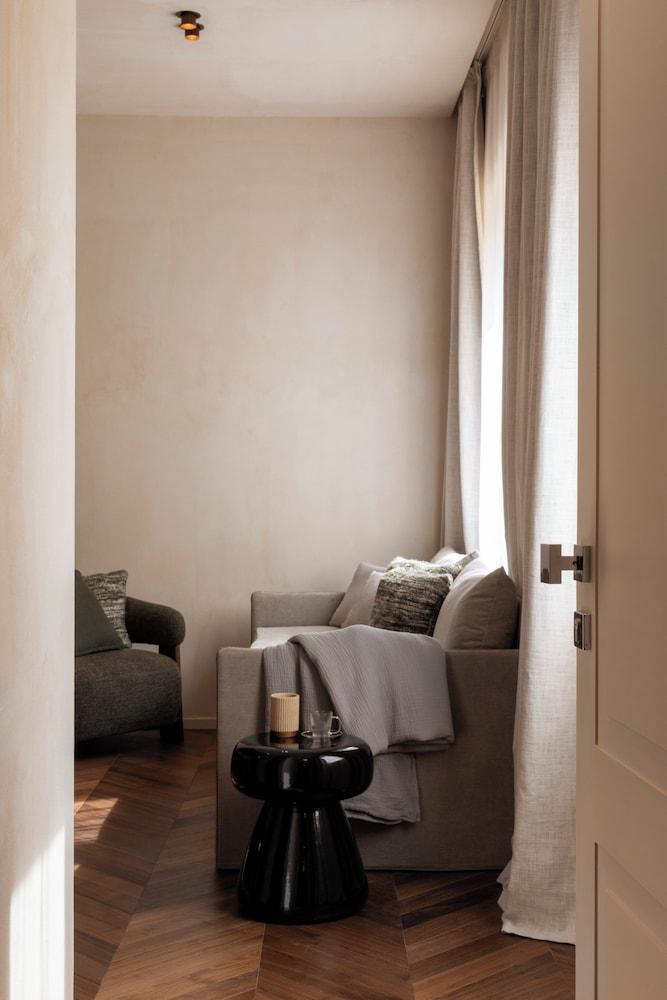 Naman Hotellerie - Spagna - Tap to explore photos