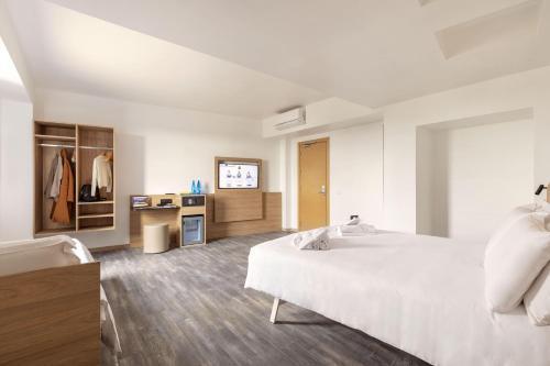 B&B Hotel Pomezia Roma Room Type - Superior Triple Room B&B Hotel Pomezia Roma Room Type - Superior Triple Room