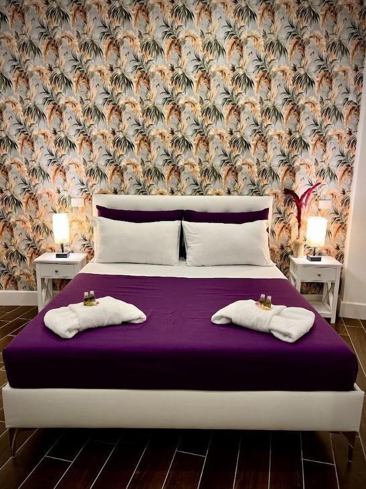 5vaticanrooms Room Type - Deluxe Double Room