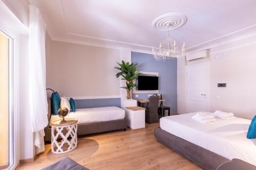 Trastevere Paper Suites - Tap to explore photos