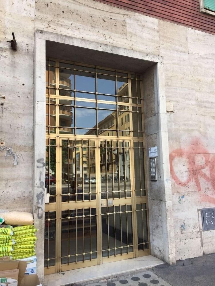 Vacanze Romane San Giovanni - Tap to explore photos