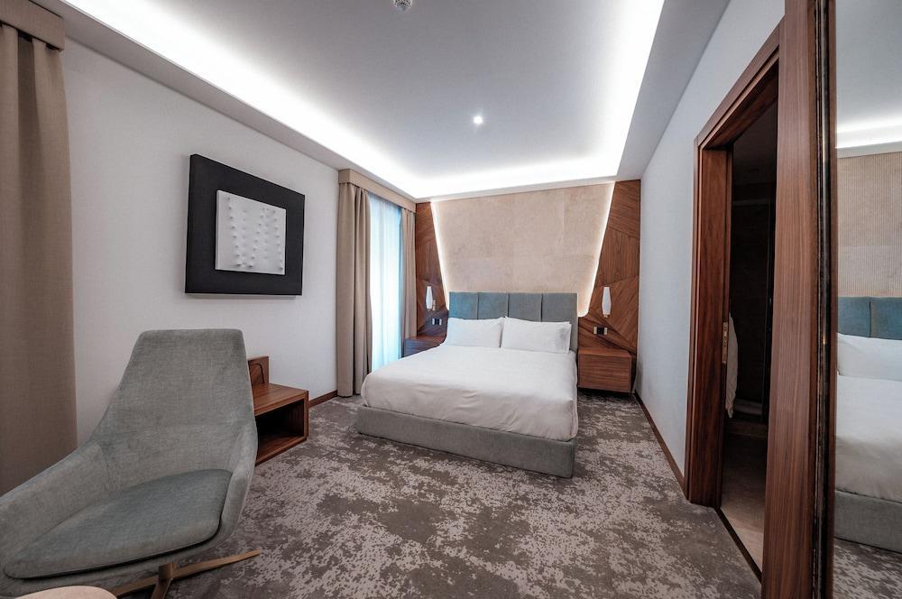 HOTEL VIA VENETO Room Type - Deluxe Via Veneto