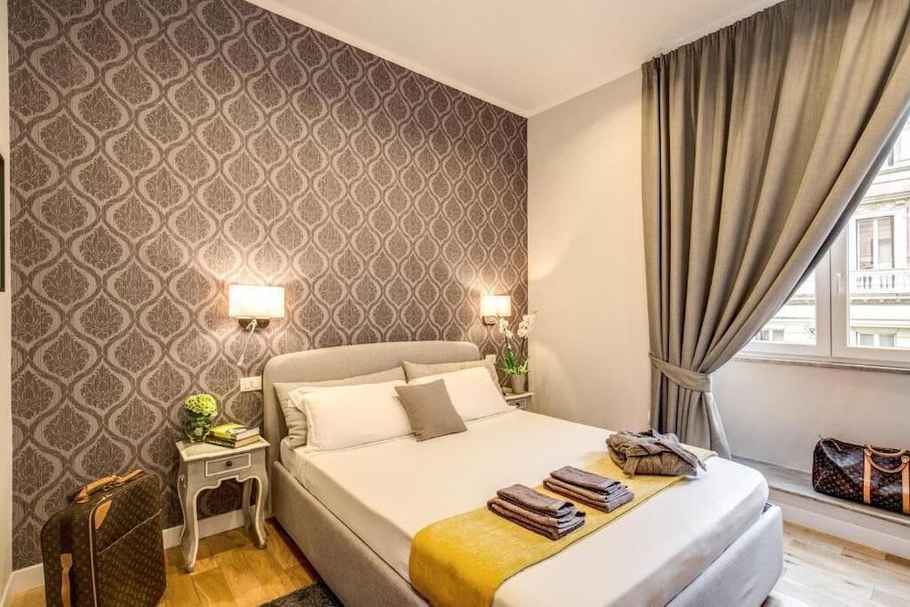 magenta collection navona Room Type - Deluxe Room