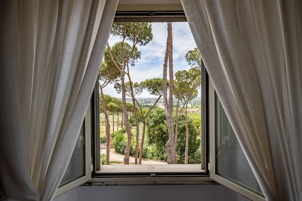 Castello del Duca - Barone Luxury Suite - Tap to explore photos