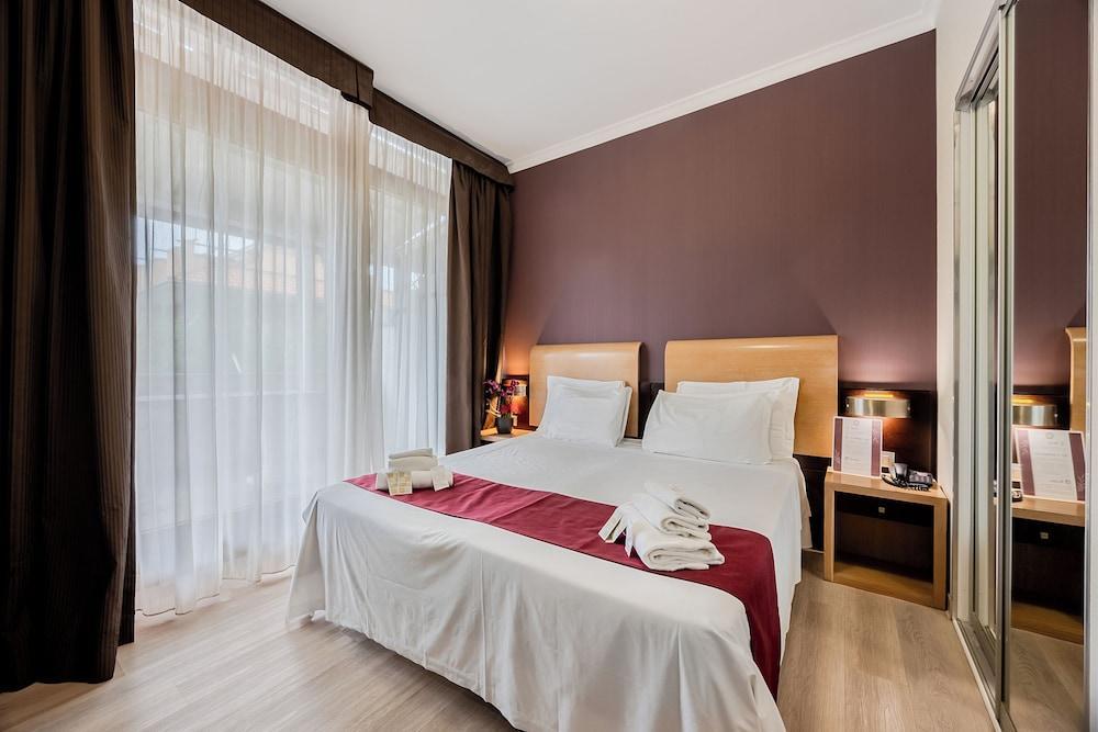 E H ROME AIRPORT Room Type - Double Room