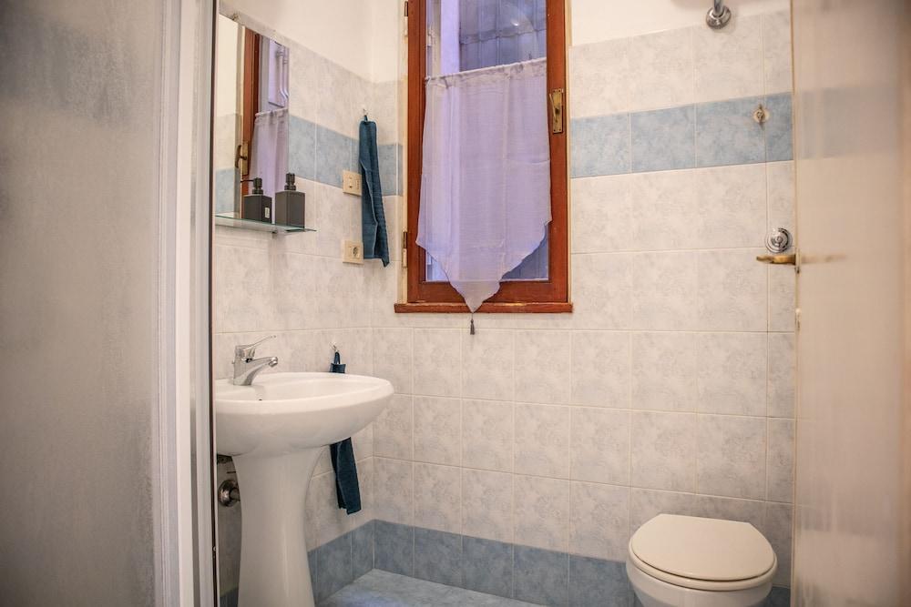 Kamchu Apartments Double Room Villa Ada 18 - Tap to explore photos