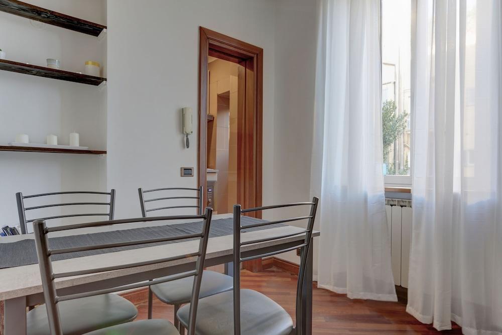 Capo d'Africa 48 - Home and More - Tap to explore photos