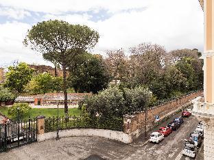 Savoia Rooms Roma - Tap to explore photos