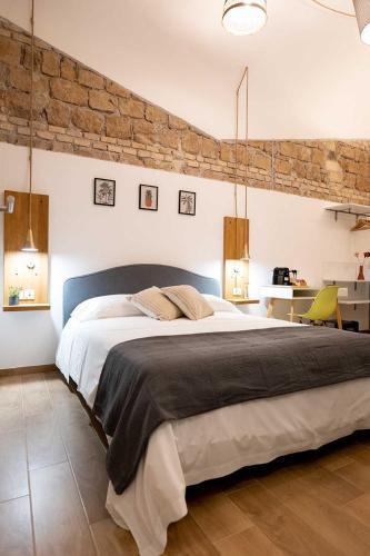 Smart Guesthouse - Tap to explore photos