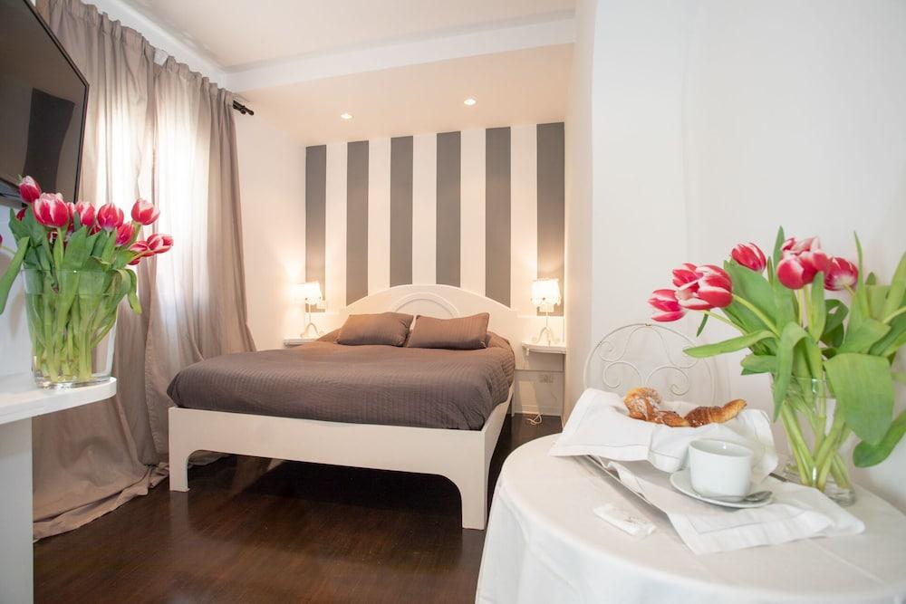 Romanticasa Navona Room Type - Double Room