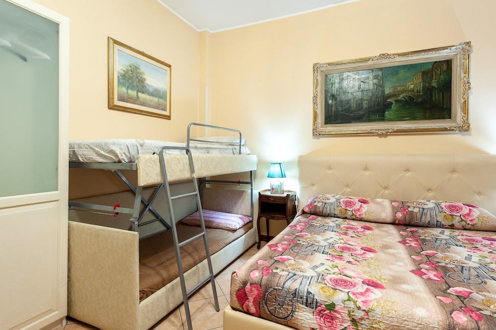 Studio Near San Pietro - Tap to explore photos