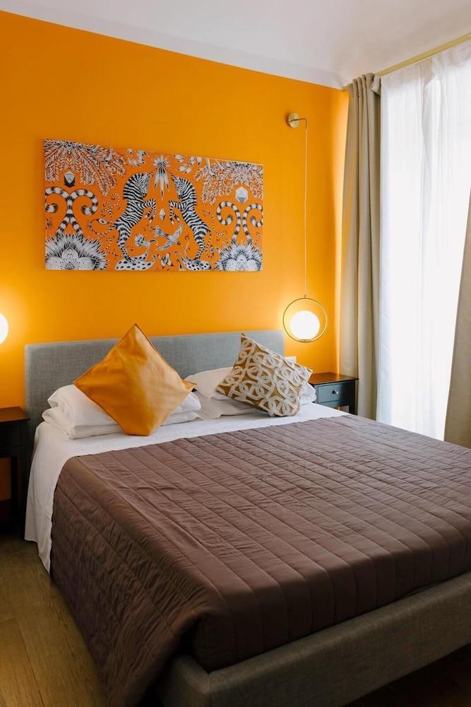The B Place Cola Guesthouse Room Type - Design Double Room