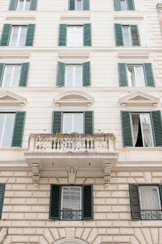 Bhr Cavour 150 - Tap to explore photos
