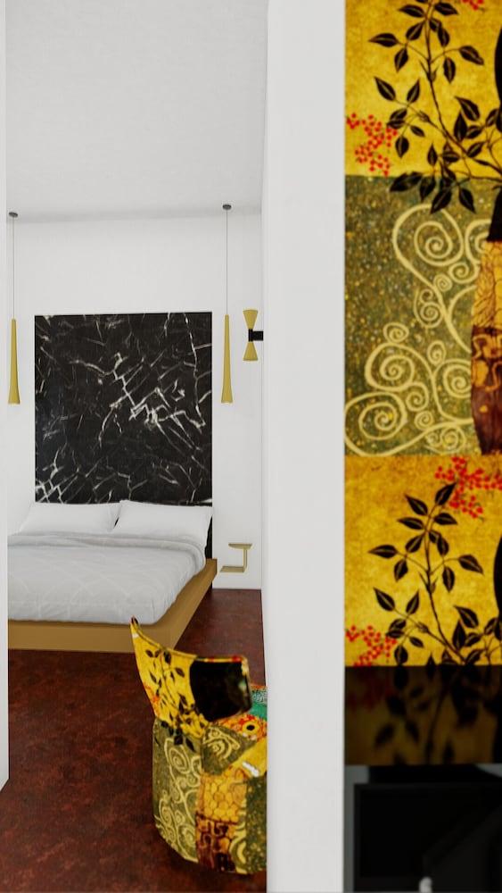 Bhr Cavour 150 Room Type - Comfort Room, 1 Queen Bed, Non Smoking, Courtyard View Bhr Cavour 150 Room Type - Comfort Room, 1 Queen Bed, Non Smoking, Courtyard View