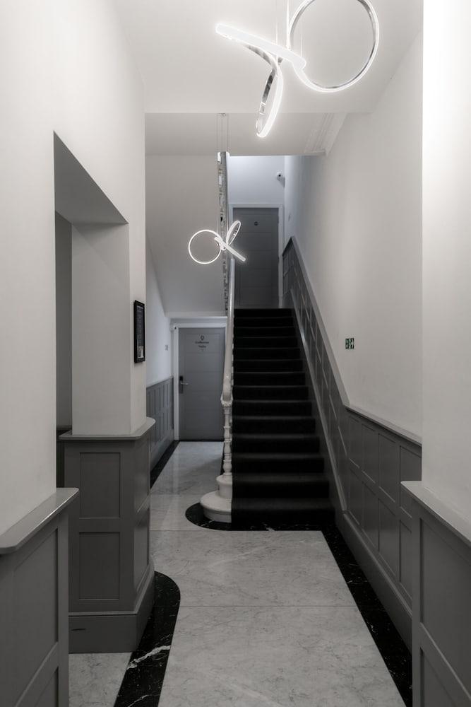 South Kensington Apartments - Tap to explore photos
