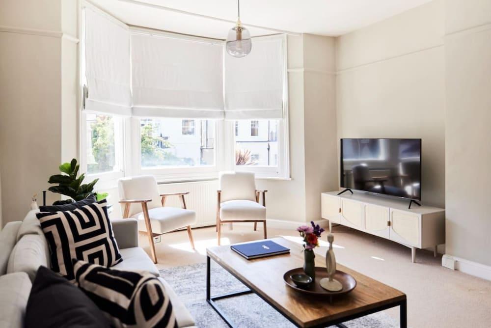 The Lambeth Arms - Prestigious 3bdr Flat - Tap to explore photos
