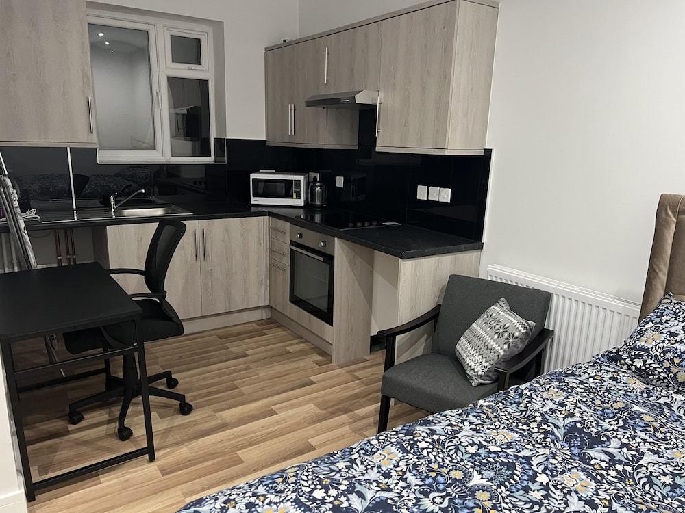 Double Room with Skyline view London - Tap to explore photos