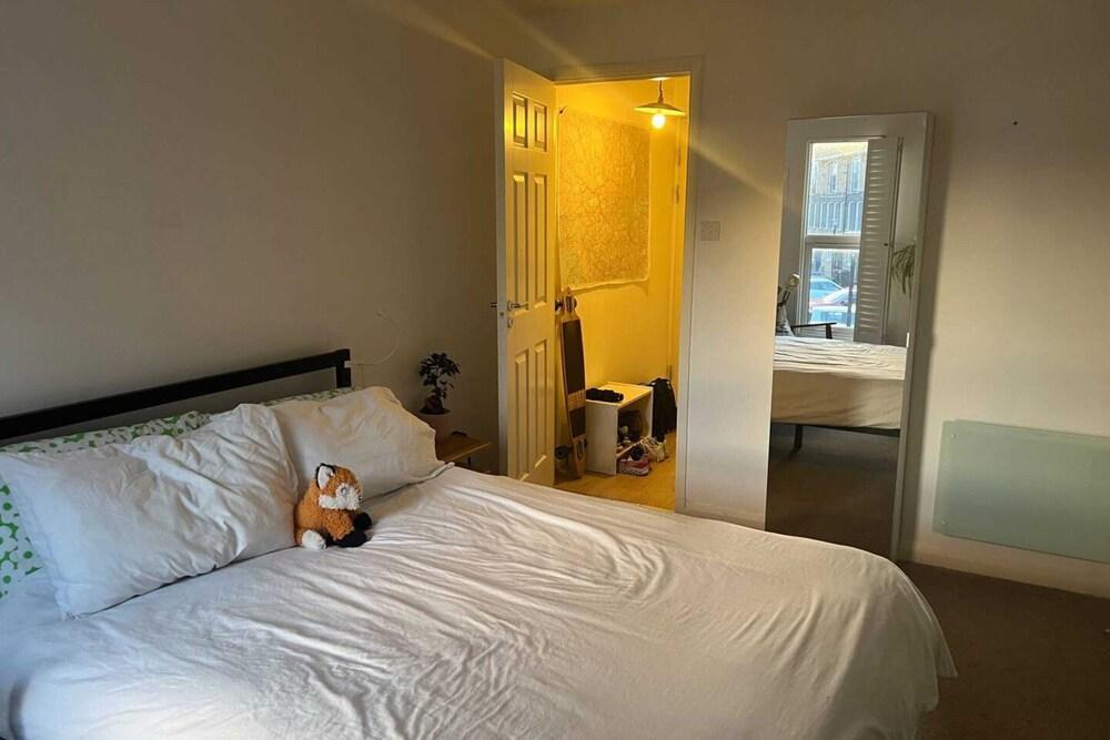 Tranquil 1 Bedroom Apartment With River View - Tap to explore photos