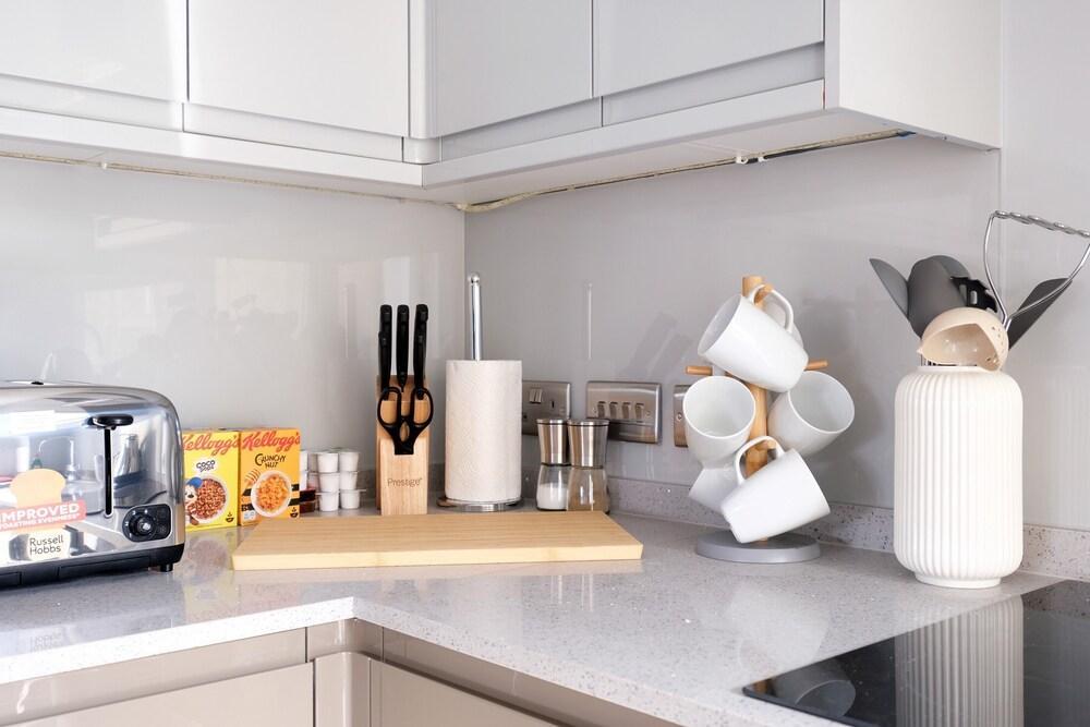 Town Center 2 bed Serviced Apartment 8 - Tap to explore photos